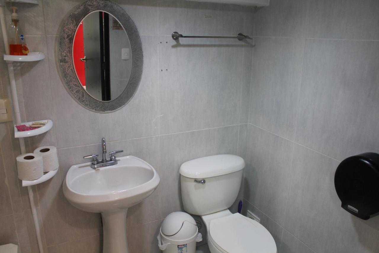 Htl & Suites Camino Real, Ubicacion, Parking, Facturamos كوليما المظهر الخارجي الصورة