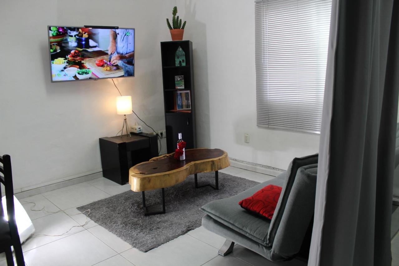Htl & Suites Camino Real, Ubicacion, Parking, Facturamos كوليما المظهر الخارجي الصورة